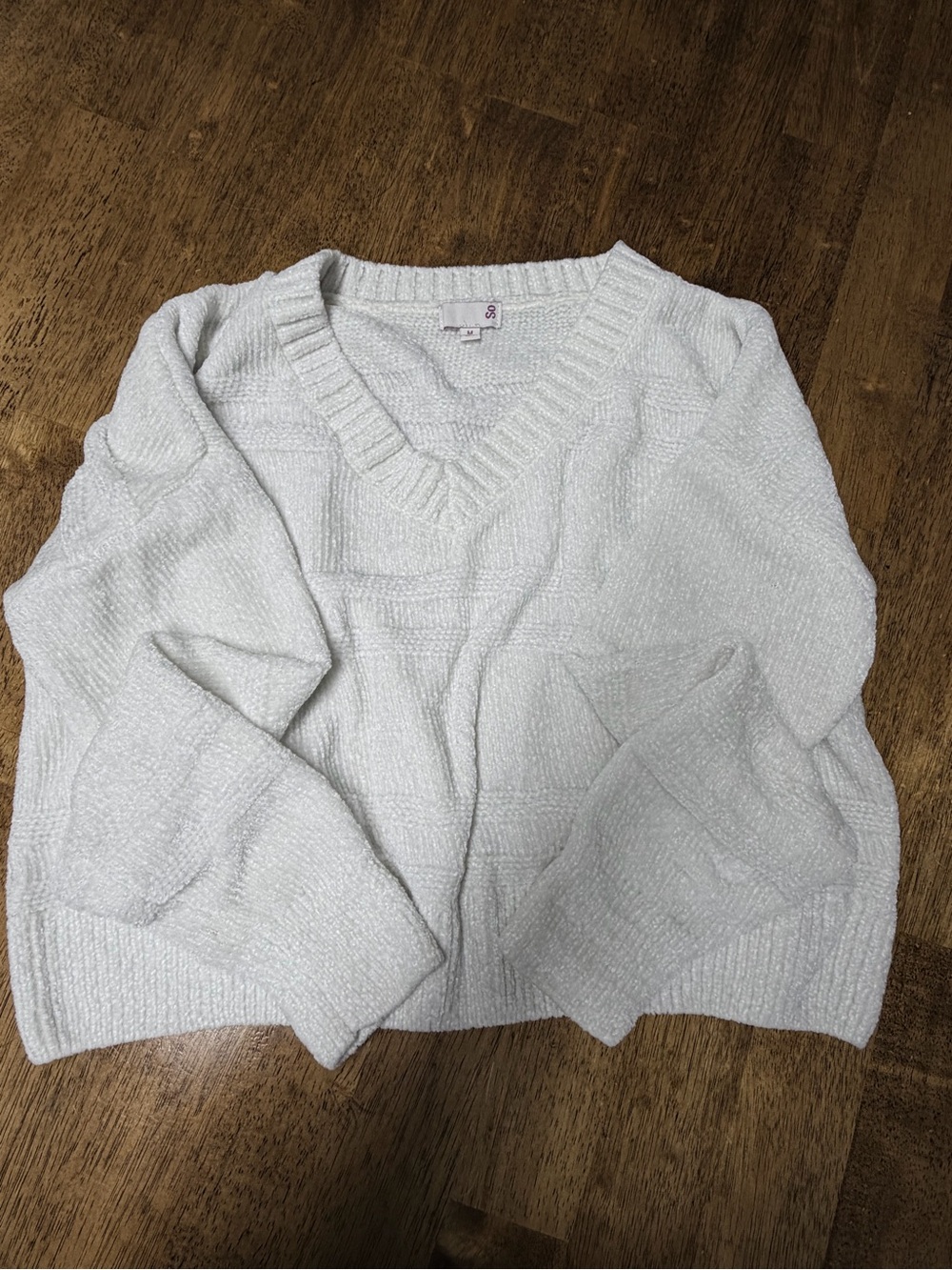 SO Cream V-Neck Lightweight Women's Sweater